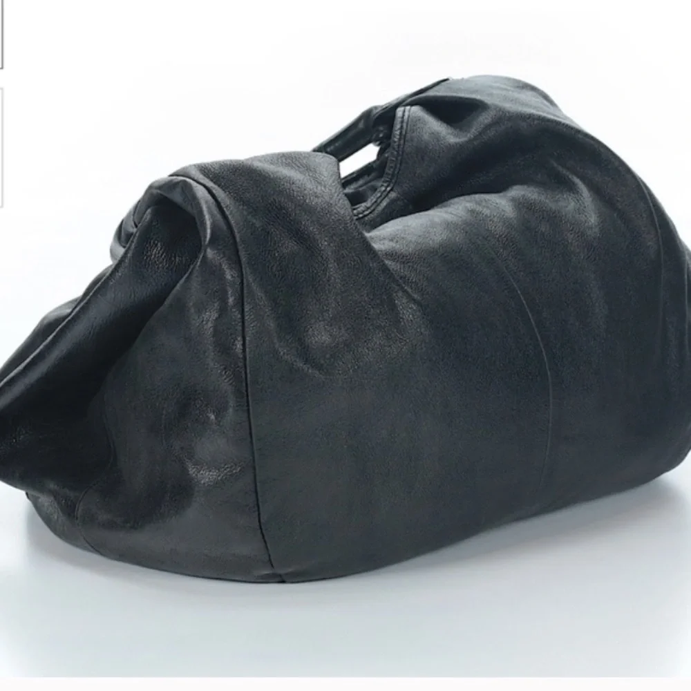 Betsey Johnson RARE!!!! Fantastic!!! Vintage Leather Bow Hobo - Picture 3 of 12